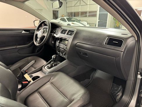 Used 2014 Volkswagen Jetta SE image 30