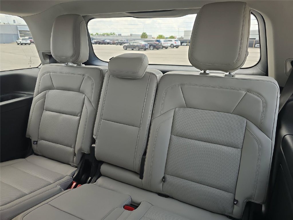 New 2026 Lincoln Navigator Premiere AWD/4WD image 10