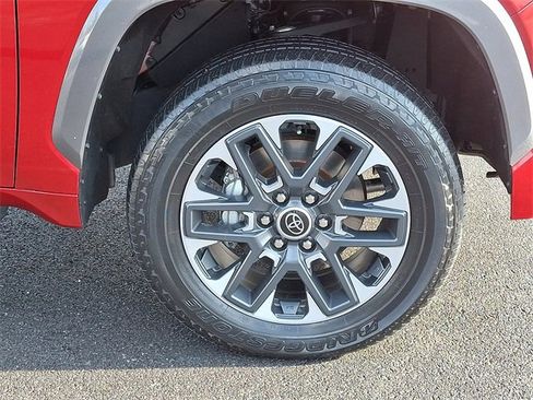 Used 2023 Toyota Tundra Limited image 8