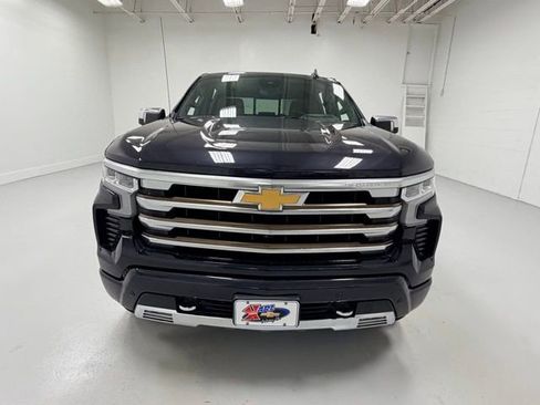Certified 2022 Chevrolet Silverado 1500 High Country w/ High Country Premium Package image 8