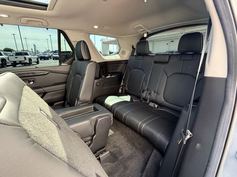Used 2024 Honda Pilot Elite image 36