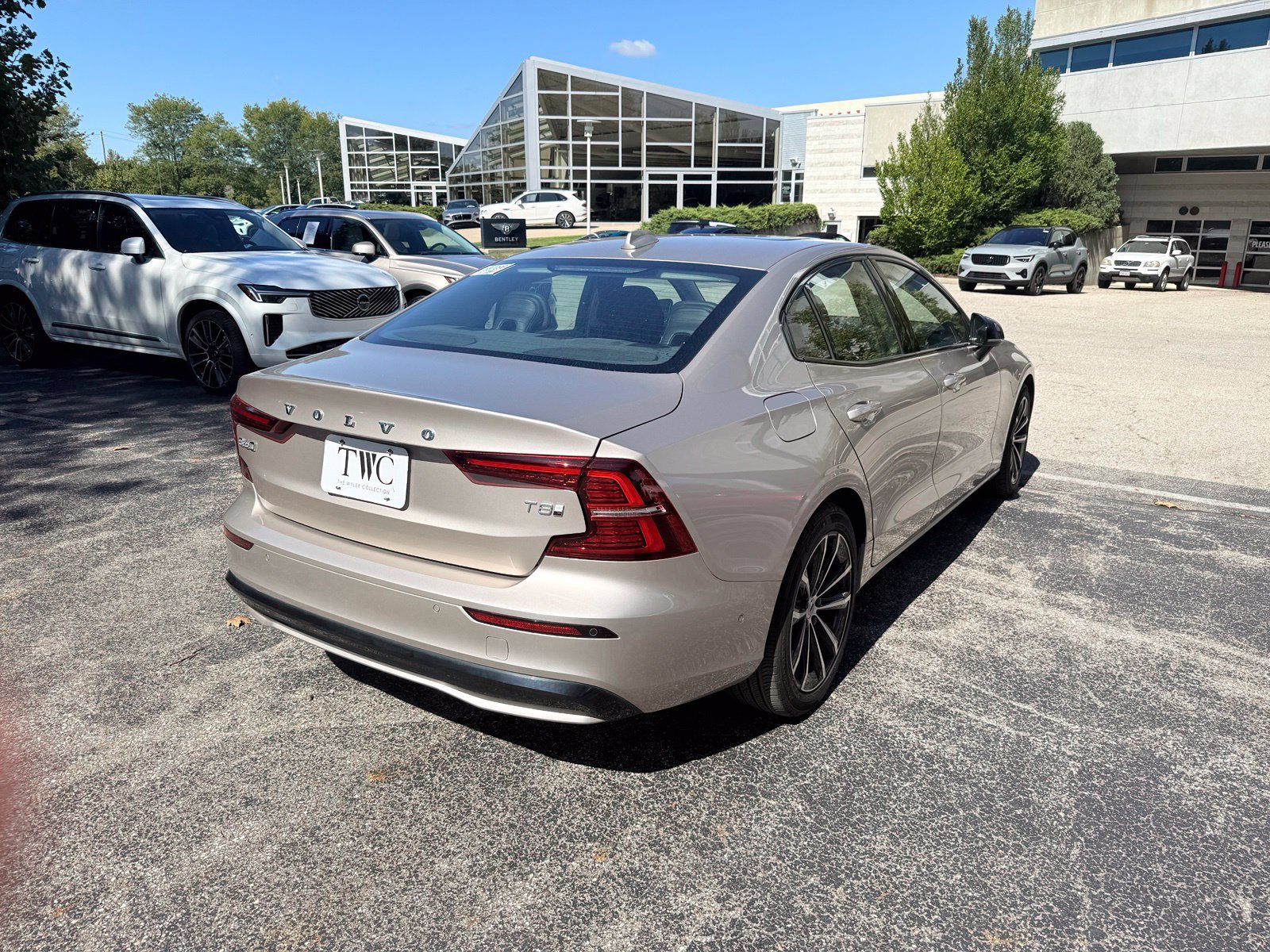 Used 2025 Volvo S60 T8 Plus AWD/4WD image 8