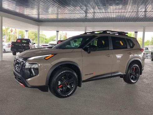 Certified 2025 Nissan Rogue SV AWD/4WD image 8