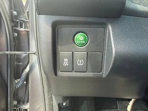 Certified 2021 Honda HR-V LX image 10