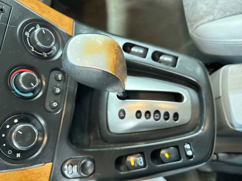 Used 2006 Saturn Vue 2WD V6 image 24