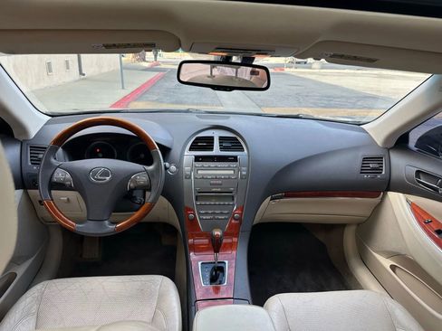 Used 2010 Lexus ES 350 image 8