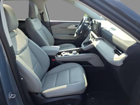 New 2026 Ford Explorer Active w/ Active Comfort Package AWD/4WD image 12