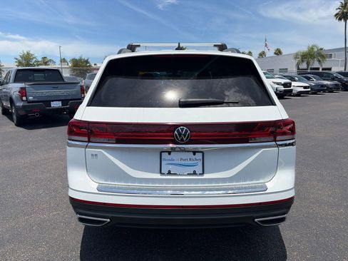 Used 2024 Volkswagen Atlas SE FWD image 6
