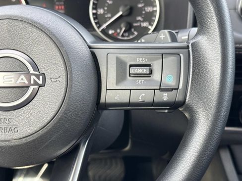 Used 2024 Nissan Rogue SV image 13