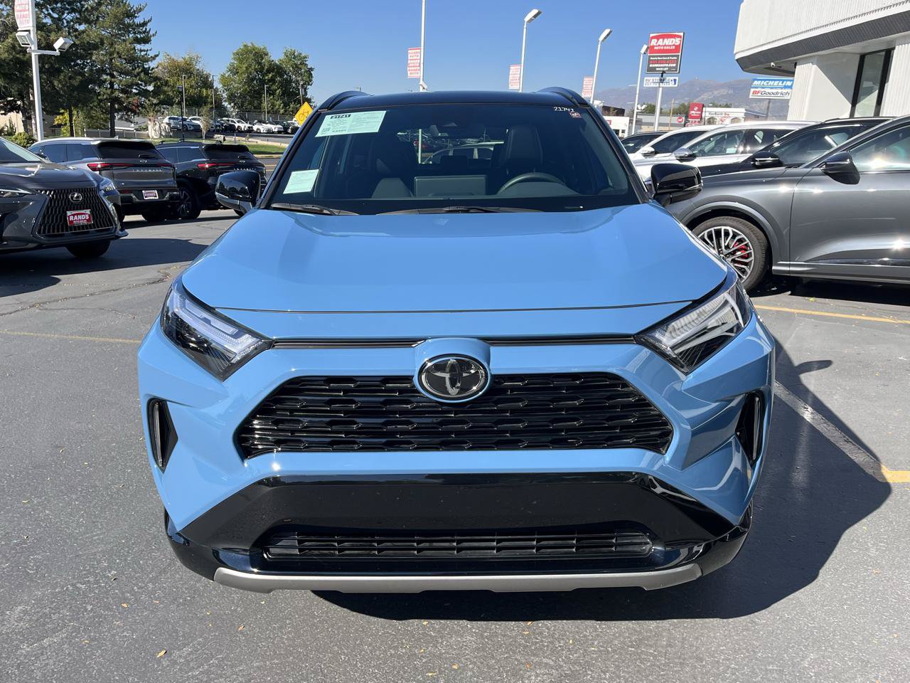 Used 2025 Toyota RAV4 XSE AWD/4WD image 11