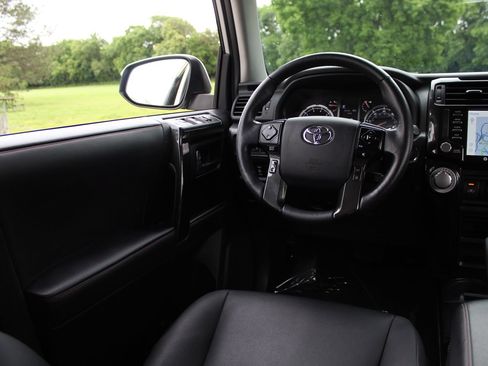 Used 2024 Toyota 4Runner TRD Off-Road Premium w/ Moonroof Package AWD/4WD image 10