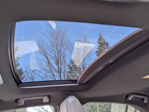 Used 2020 Lexus UX 250h w/ Premium Package image 19