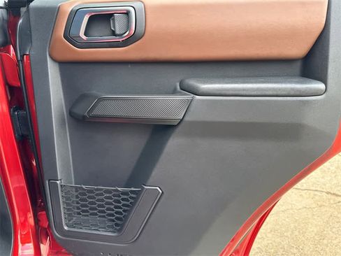 Used 2024 Ford Bronco Outer Banks image 15
