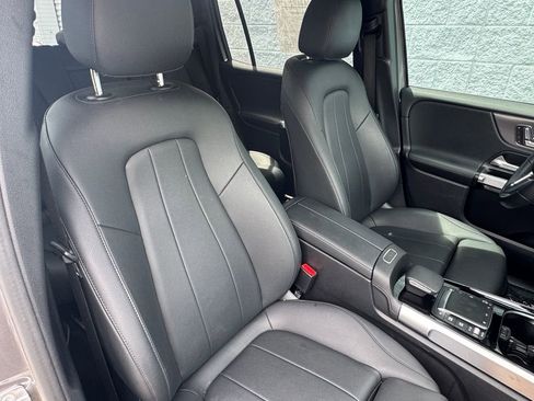 Used 2023 Mercedes-Benz EQB 300 4MATIC w/ Exclusive Package image 16