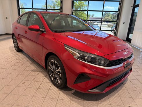 Used 2024 Kia Forte LXS image 7