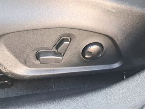 Used 2025 Jeep Compass Limited image 19