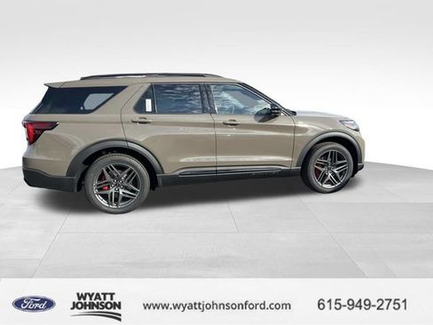 New 2026 Ford Explorer ST-Line w/ ST-Line Street Pack image 2