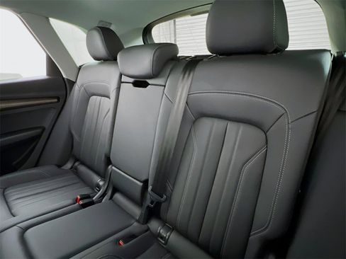 Used 2023 Audi Q5 2.0T Premium w/ Convenience Package image 20