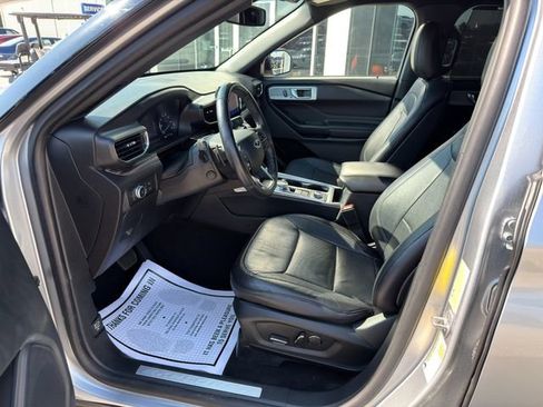 Used 2020 Ford Explorer Limited image 17