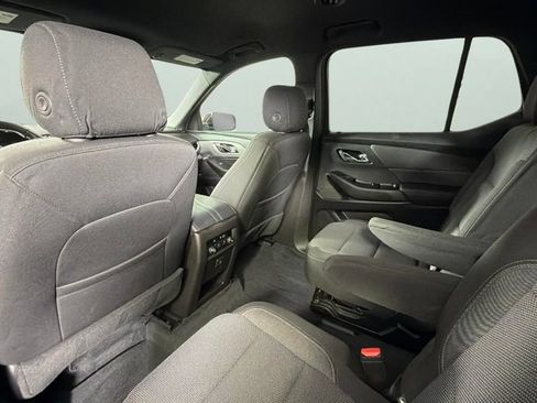 Used 2022 Chevrolet Traverse LT FWD image 28