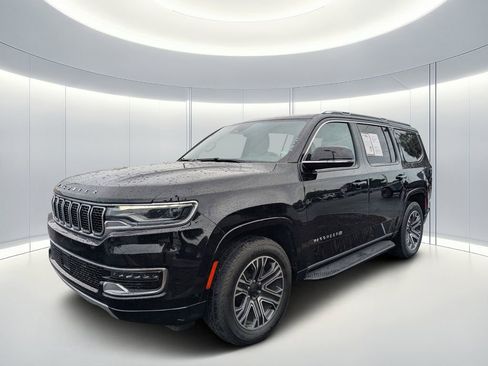 Used 2024 Jeep Wagoneer Series II image 8