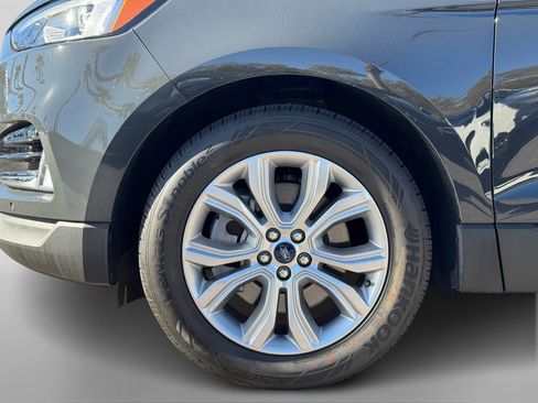Used 2021 Ford Edge Titanium w/ Class II Trailer Tow Package image 10
