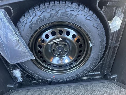 Used 2025 Jeep Compass Trailhawk image 41