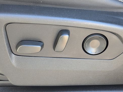 Used 2021 Chevrolet Tahoe Premier w/ Premium Package image 19