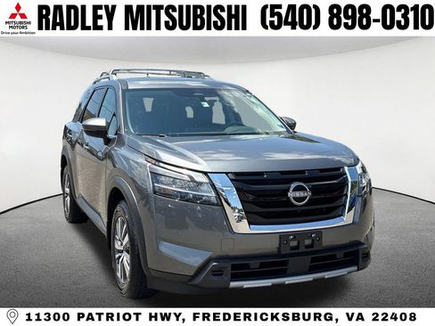 Used 2023 Nissan Pathfinder SL AWD/4WD image 21