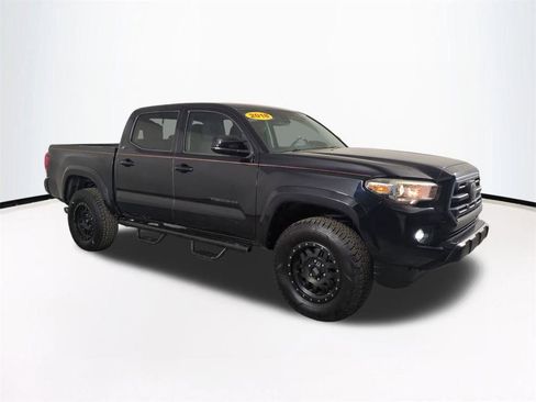 Used 2018 Toyota Tacoma SR5 image 2