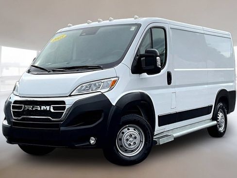 Used 2025 RAM ProMaster 2500 w/ U-Haul Equipment Group FWD image 3