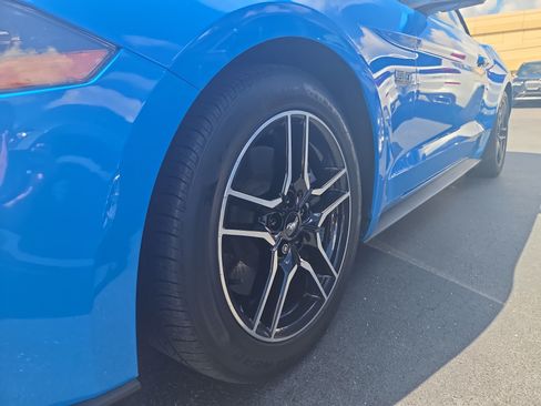 Used 2022 Ford Mustang GT Premium w/ Equipment Group 401A RWD image 4