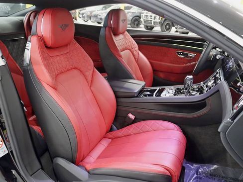 Used 2020 Bentley Continental GT AWD/4WD image 32