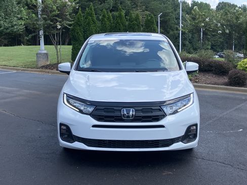 Certified 2025 Honda Odyssey EX-L image 3