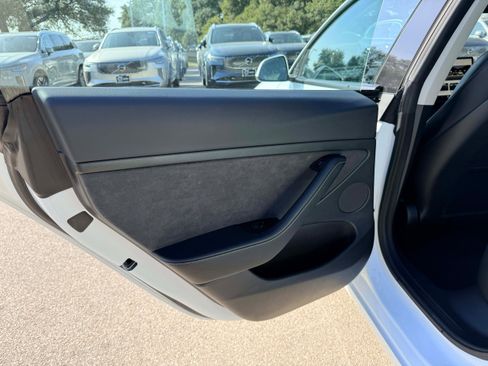 Used 2022 Tesla Model 3 Long Range image 13