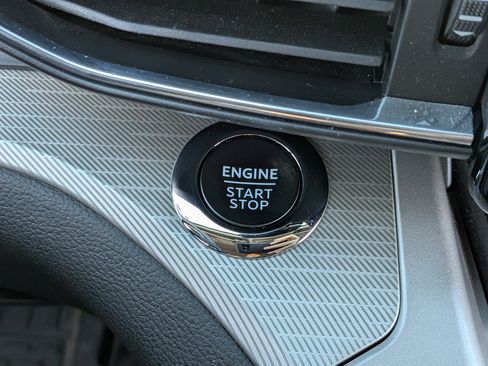 Used 2024 Ford Explorer XLT w/ Equipment Group 202A image 28