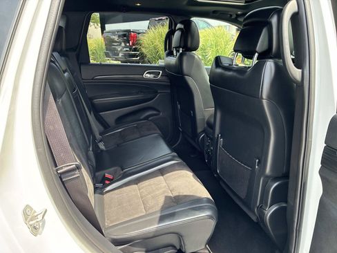 Used 2020 Jeep Grand Cherokee Altitude AWD/4WD image 10