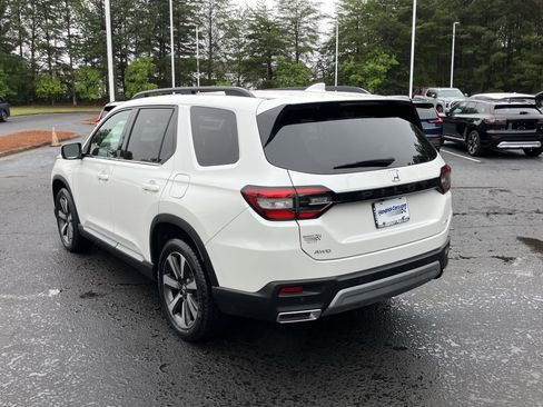 Certified 2023 Honda Pilot Elite image 8