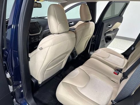 Used 2016 Jeep Cherokee Sport w/ Safety Group AWD/4WD image 22