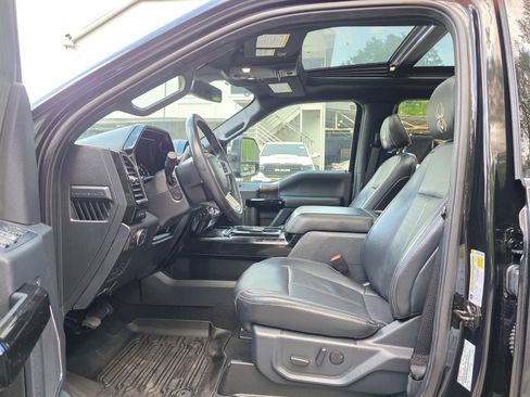 Used 2022 Ford F250 Lariat w/ Black Appearance Package image 11