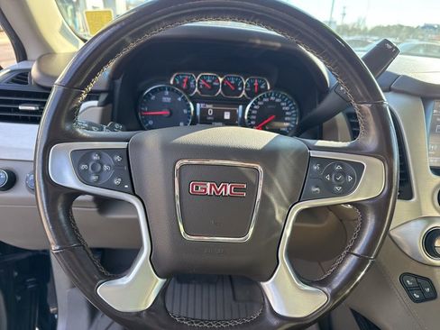 Used 2020 GMC Yukon XL SLT w/ Premium Edition image 15