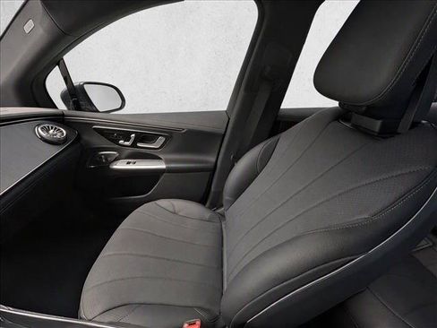 Used 2023 Mercedes-Benz EQE 350+ SUV image 19