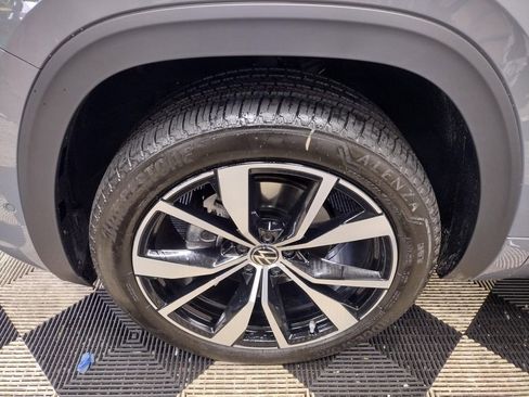 New 2026 Volkswagen Atlas Cross Sport SEL Premium R-Line AWD/4WD image 5