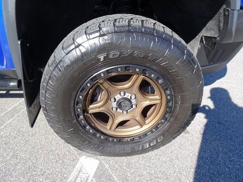 Used 2018 Chevrolet Colorado ZR2 image 31