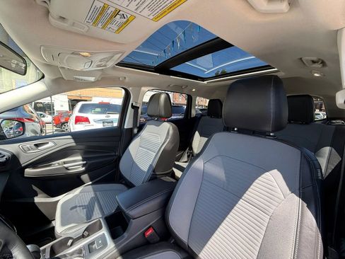 Used 2017 Ford Escape SE w/ Equipment Group 201A AWD/4WD image 21