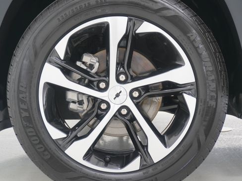 Used 2024 Chevrolet Trax RS w/ Driver Confidence Package FWD image 25