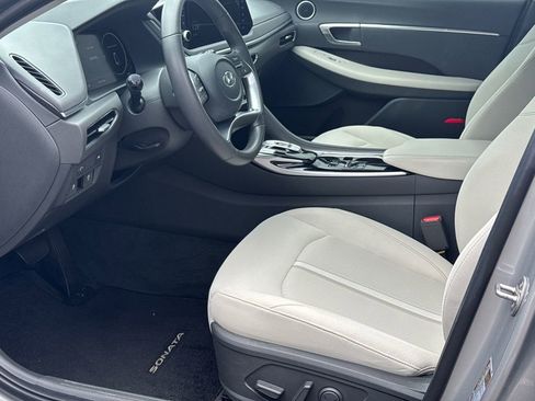 Used 2023 Hyundai Sonata SEL w/ Convenience Package FWD image 9