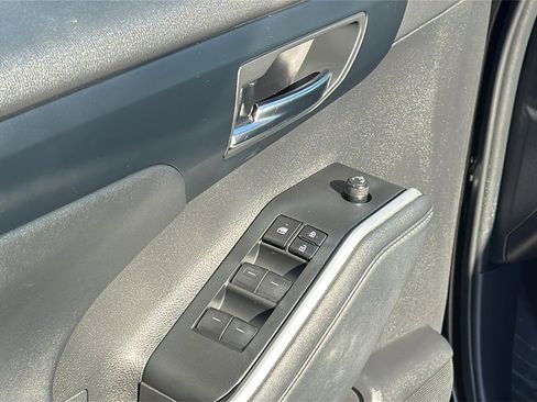 Certified 2024 Toyota Highlander XLE image 13