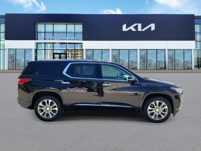 Used 2020 Chevrolet Traverse Premier FWD image 3
