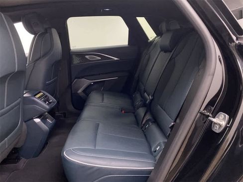 Certified 2024 Cadillac Lyriq Luxury w/ Nappa Leather Package image 17